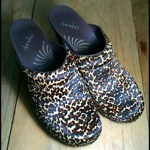 Dansko Rae Leopard Pony Clogs/Mules 10